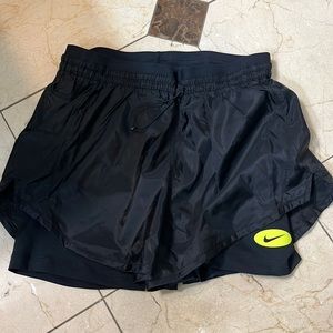 Women’s Nike shorts size XS